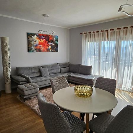 Sky Dwelling Tirana Apartment Ngoại thất bức ảnh