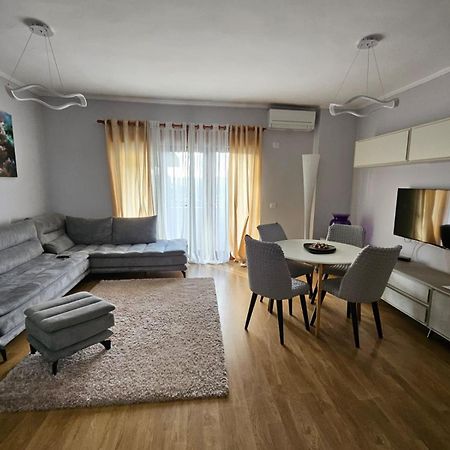 Sky Dwelling Tirana Apartment Ngoại thất bức ảnh