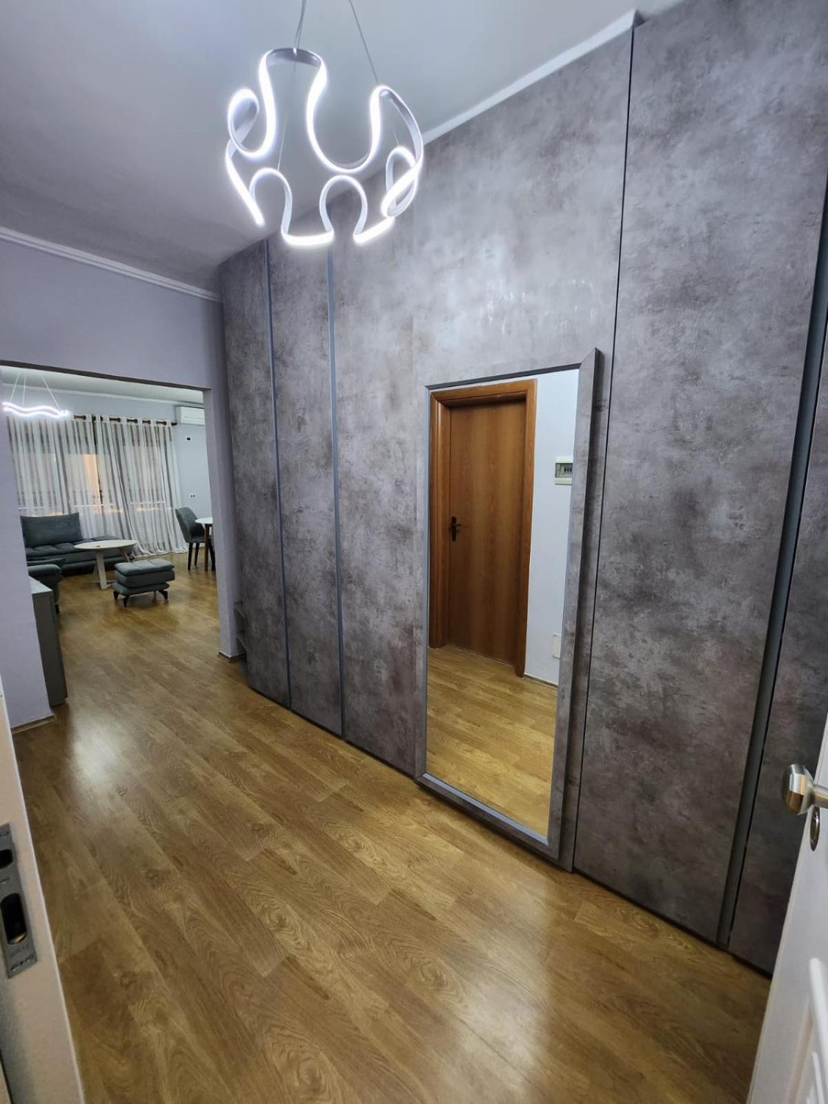 Sky Dwelling Tirana Apartment Ngoại thất bức ảnh