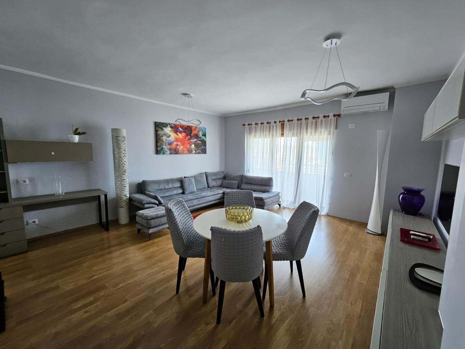 Sky Dwelling Tirana Apartment Ngoại thất bức ảnh