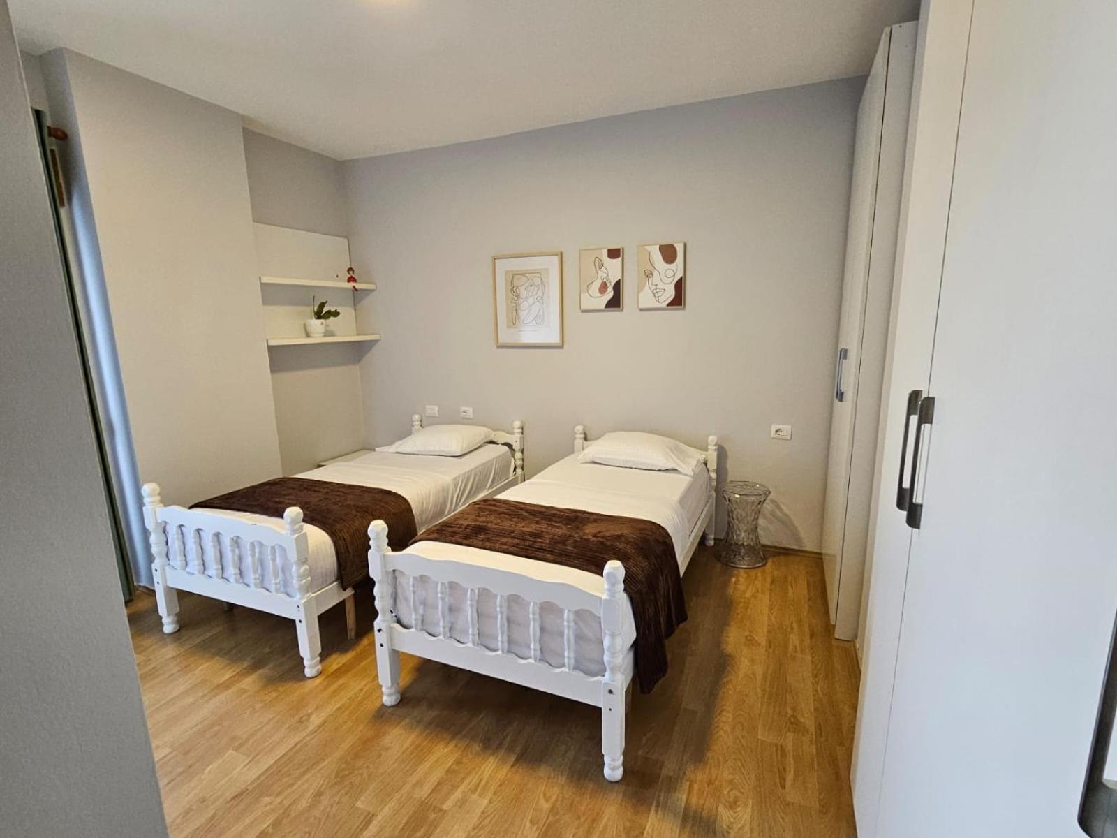 Sky Dwelling Tirana Apartment Ngoại thất bức ảnh