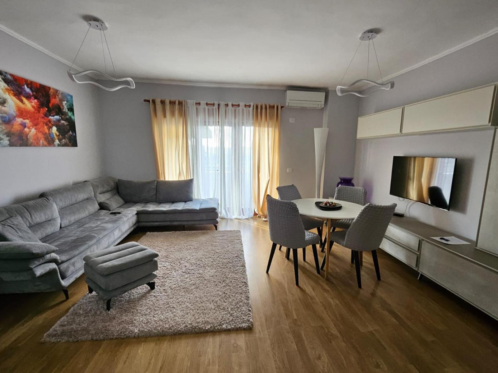 Sky Dwelling Tirana Apartment Ngoại thất bức ảnh